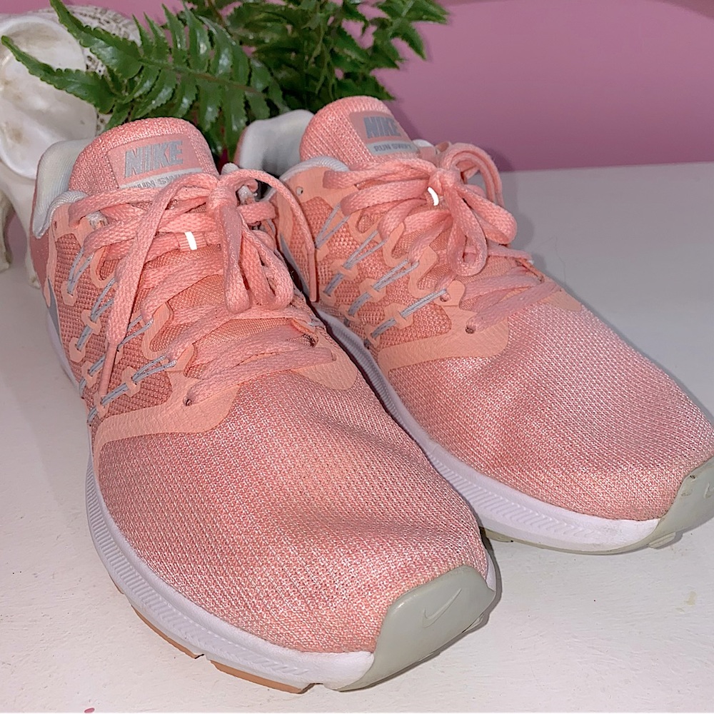 EUC •NIKE RUN SWIFT• - Picture 2 of 6